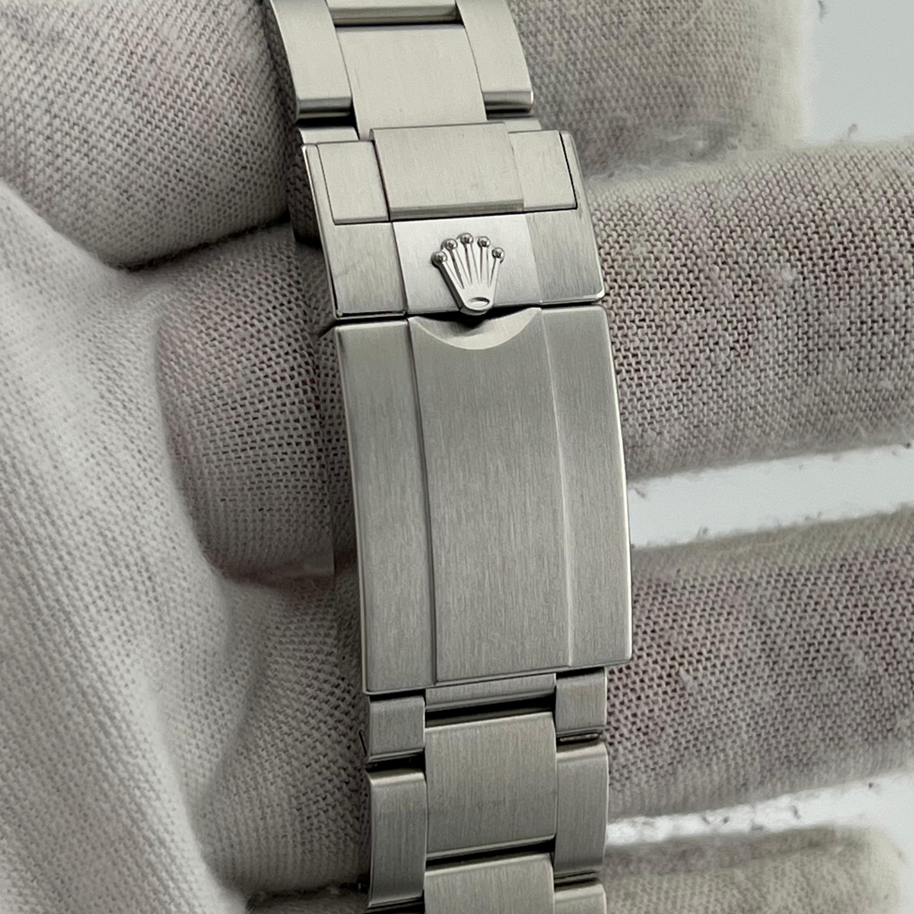 2024 Rolex Explorer II 226570 42mm Quadrante Nero Acciaio Inox Scatola di Carta in vendita 1