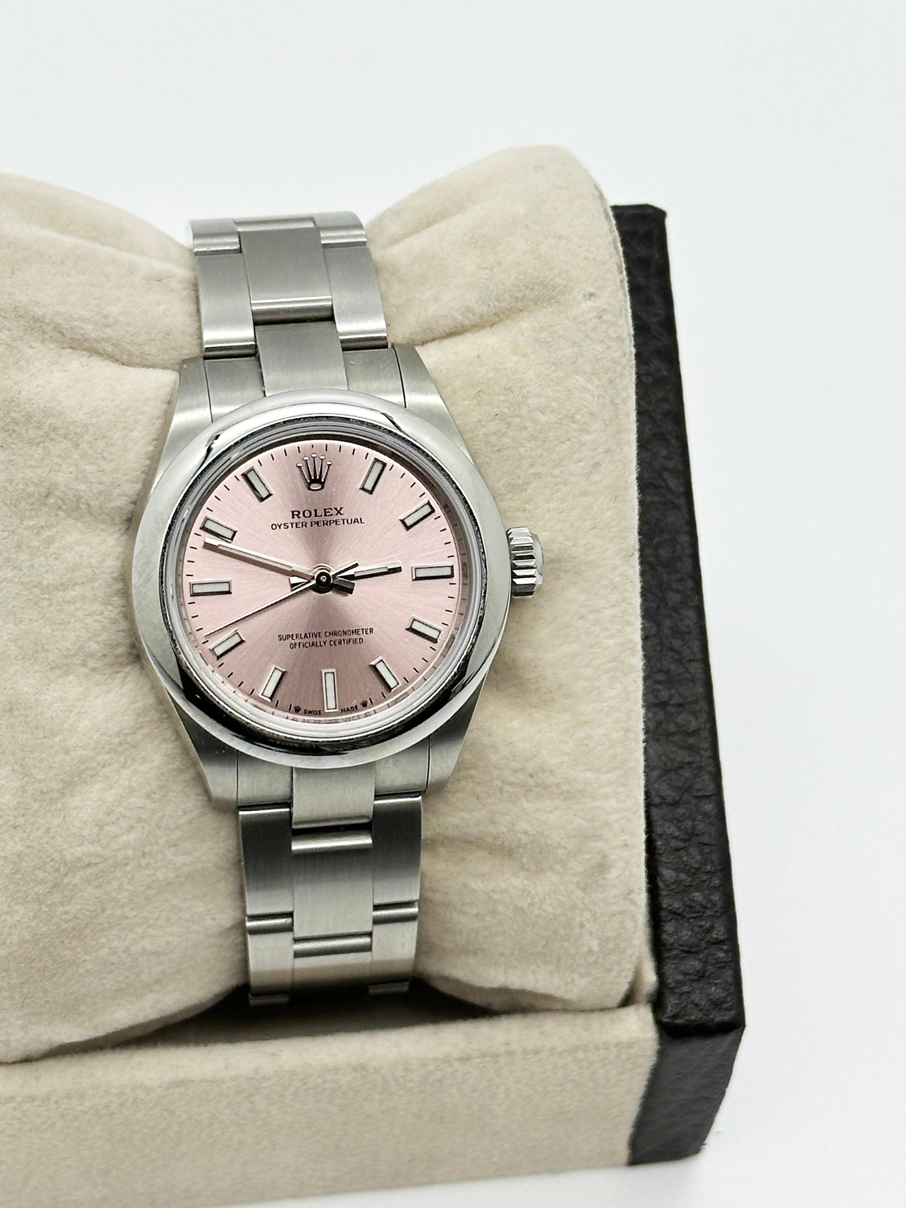 2024 Rolex Ladies Oyster Perpetual 276200 28mm Pink Dial Stainless Box Paper In Excellent Condition For Sale In San Diego, CA