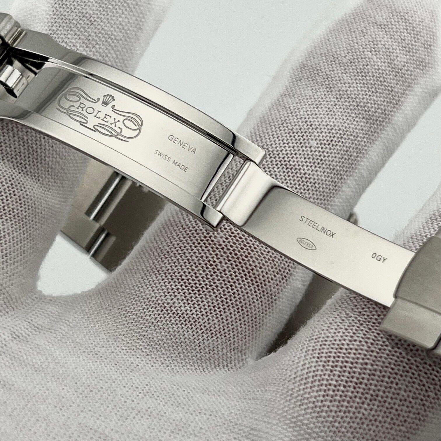 2024 Rolex Oyster Perpetual 126000 36mm Silber Zifferblatt Edelstahl Box Papier im Zustand „Hervorragend“ in San Diego, CA