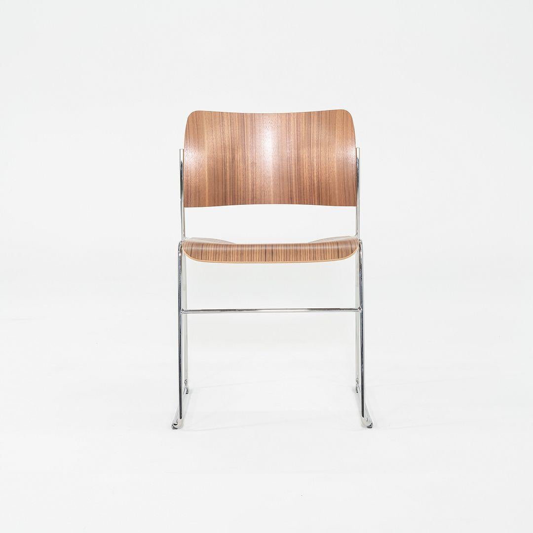 Acier 2024 Ensemble de huit chaises empilables David Rowland for Howe 40/4 Side / Dining en vente