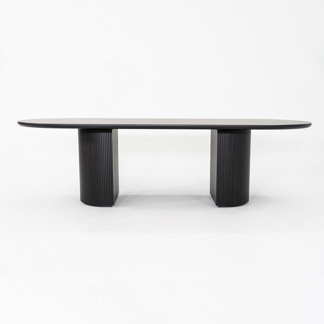 2024 Space Copenhagen para GUBI Mesa de comedor Moon Elíptica con base de columna Danés en venta
