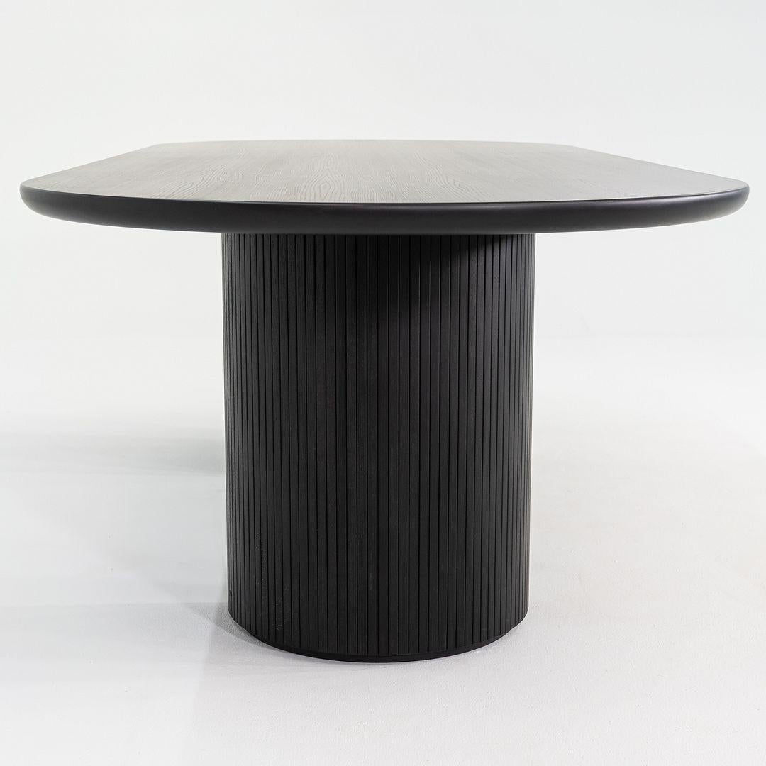 2024 Space Copenhagen para GUBI Mesa de comedor Moon Elíptica con base de columna en venta 1