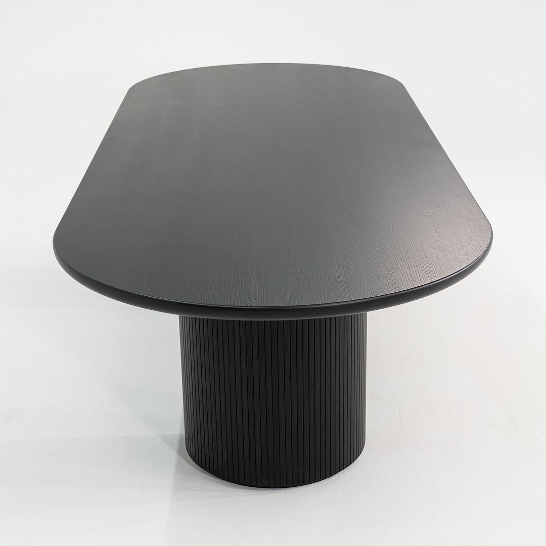 2024 Space Copenhagen para GUBI Mesa de comedor Moon Elíptica con base de columna en venta 2