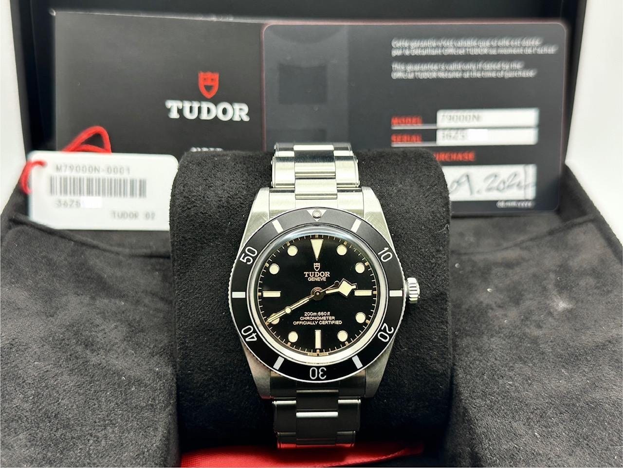 Numero di stile: 79000N



Anno: 2024

 

Model: Tudor Black Bay 54

 

Materiale della cassa: Acciaio inossidabile

 

Fascia: Acciaio inossidabile

  

Lunetta: nera

 

Quadrante: nero

 

Cristallo: cristallo di zaffiro

 

Dimensioni della