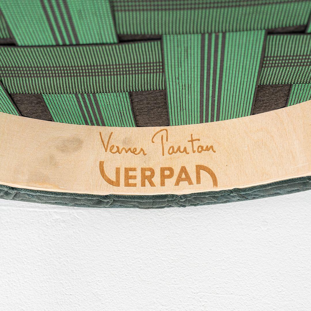 2024 Verner Panton pour Verpan 430 Chaise en velours sarcelle avec structure noire Bon état - En vente à Philadelphia, PA