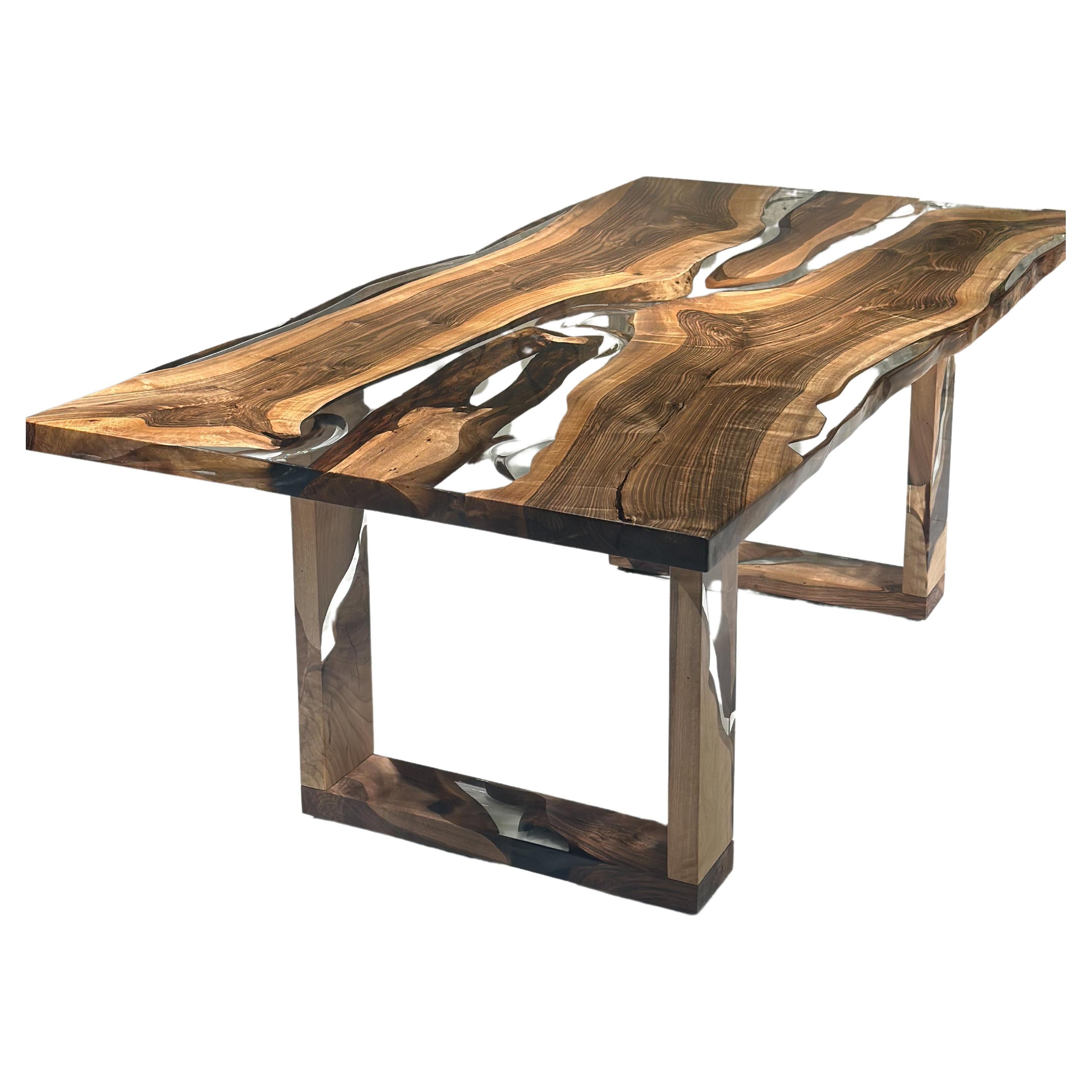 2024 - Walnut Wood Ultra Clear Epoxy Resin Dining Table For Sale