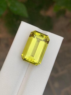 20.25 Carat Natural Loose Green Gold Lemon Quartz Emerald Shape Gemstone