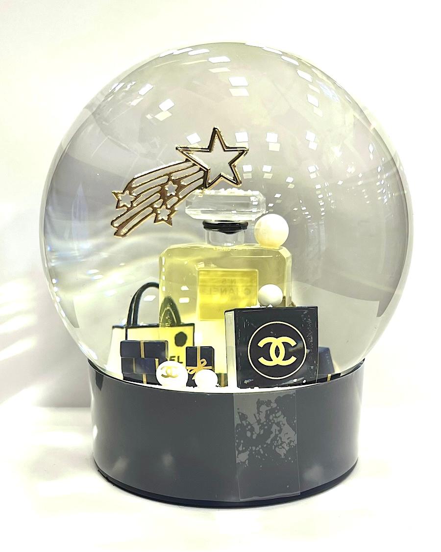 Grigio 2025 Chanel snow globe in vendita