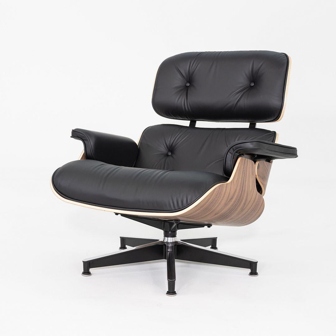 2025 Chaise longue Herman Miller ES6707 en cuir noir et noyer Bon état - En vente à Philadelphia, PA