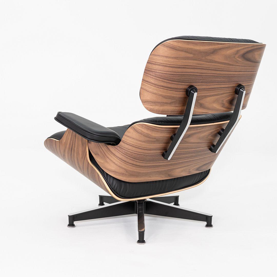 Aluminium 2025 Chaise longue Herman Miller ES6707 en cuir noir et noyer en vente