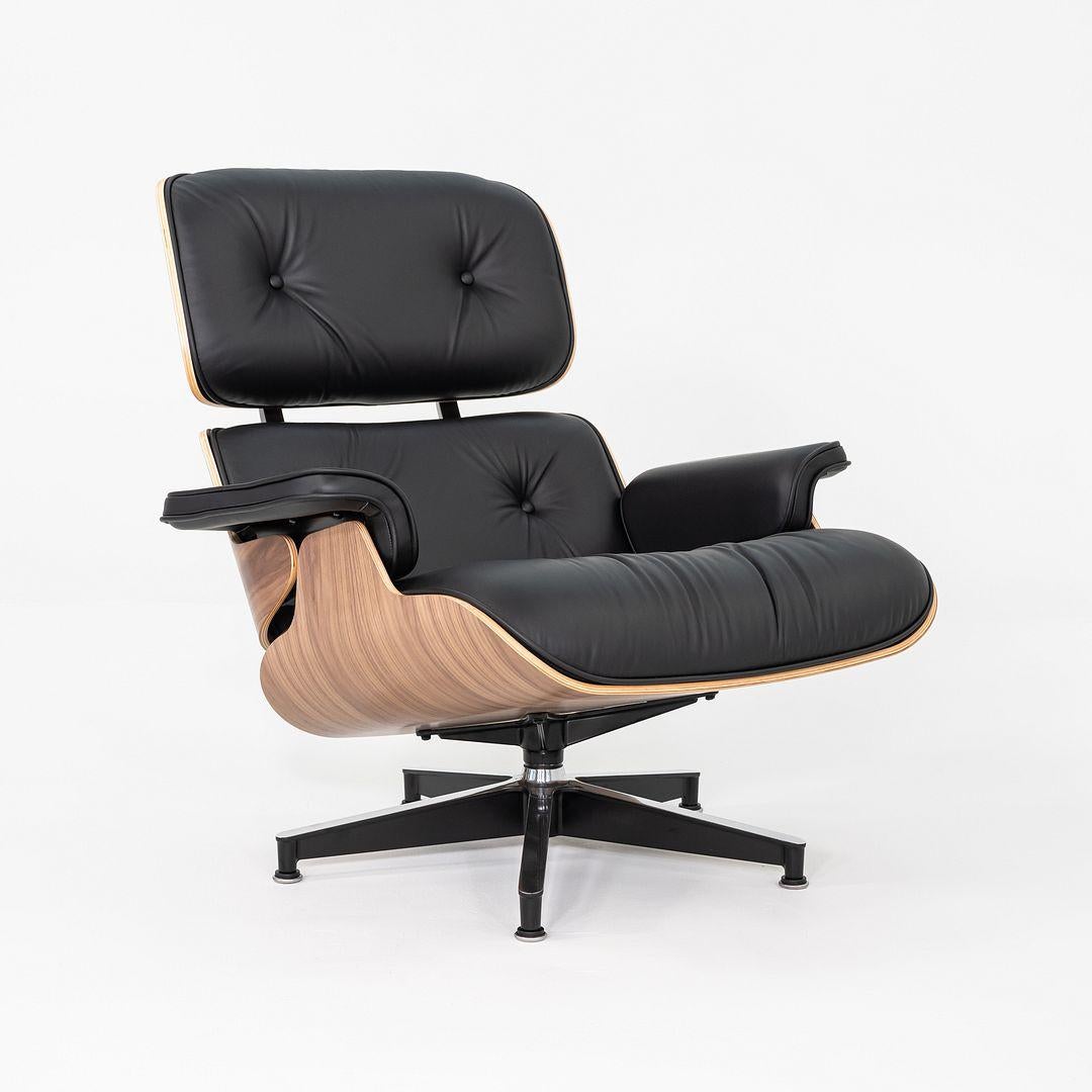 2025 Herman Miller Tall Lounge Chair et Ottoman Eames en cuir et noyer en vente 3