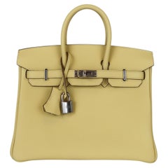 Birkin 25 PHW en cuir Togo « Jaune Poussin » Hermès 2025