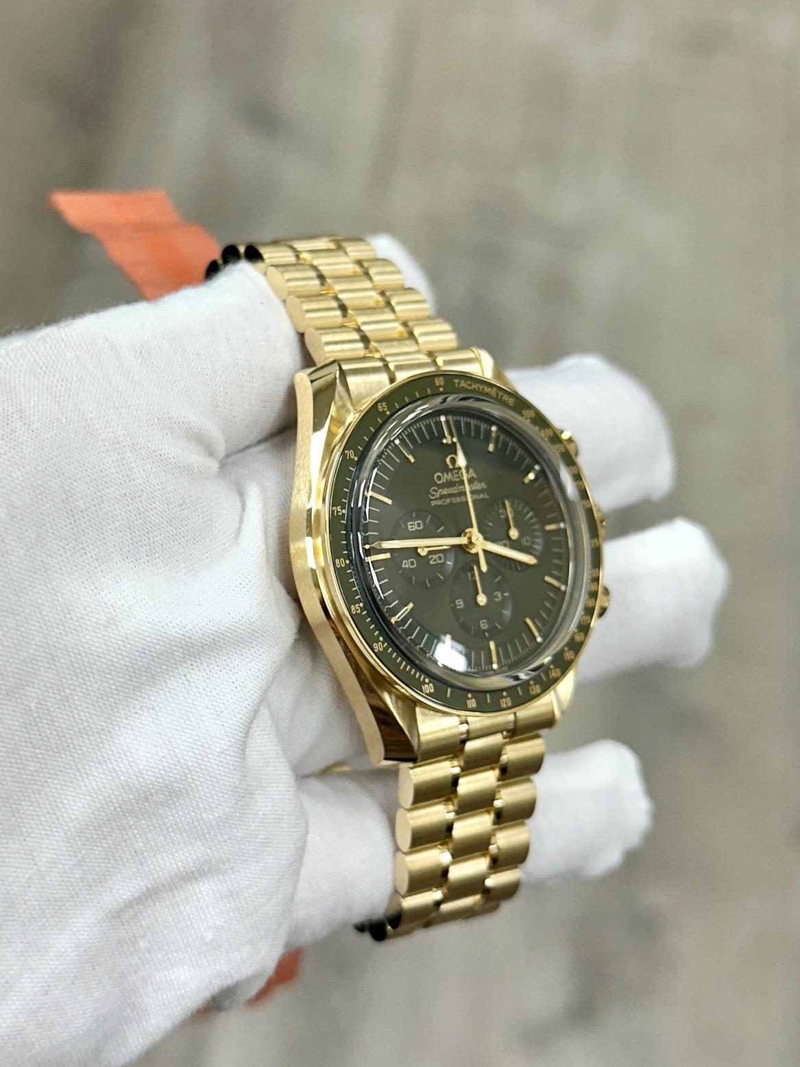 De los hombres 2025 NUEVO Omega Speedmaster Moonwatch 310.60.42.50.10.001 Moonshine Oro 18K 42mm