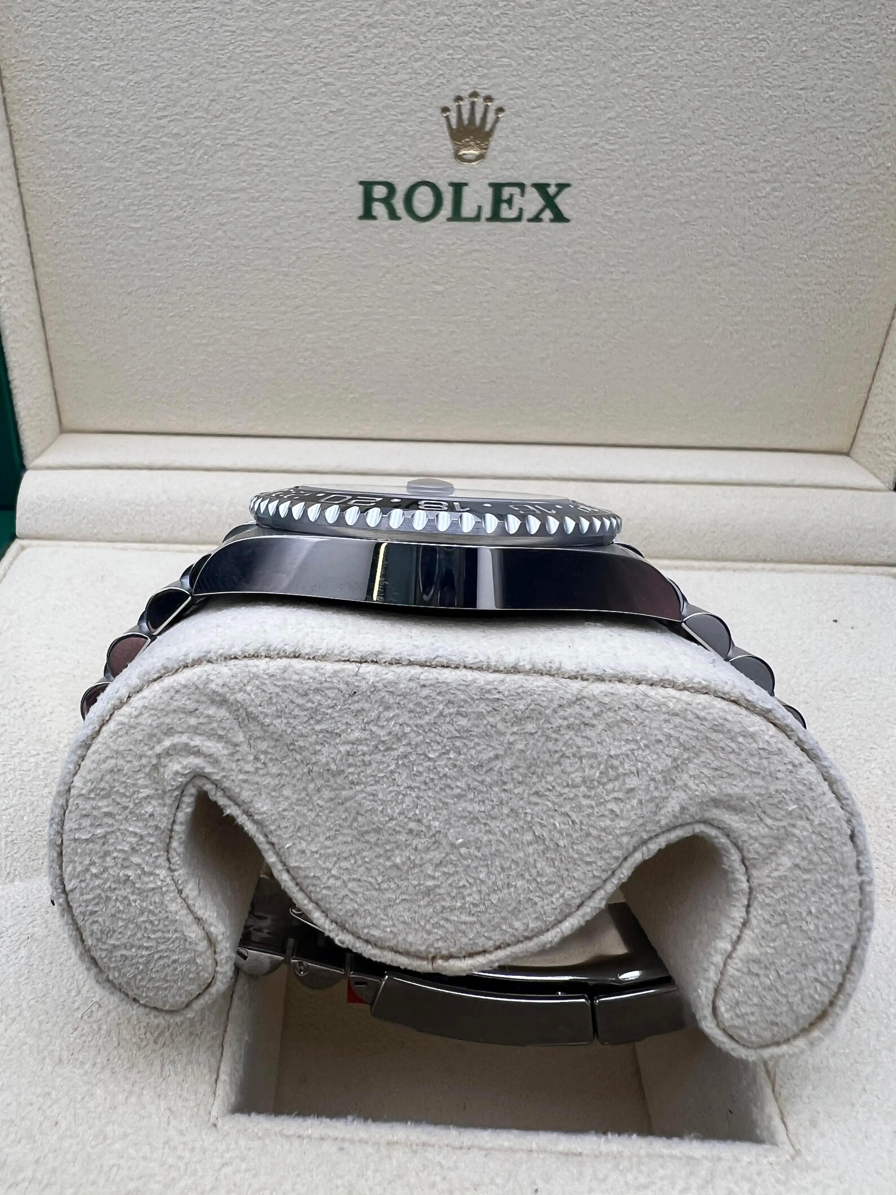 2025 Rolex GMT-Master Ⅱ 40mm 126710GRNR Bruce Wayne Gris Negro Caja Jubileo Papel en venta 6
