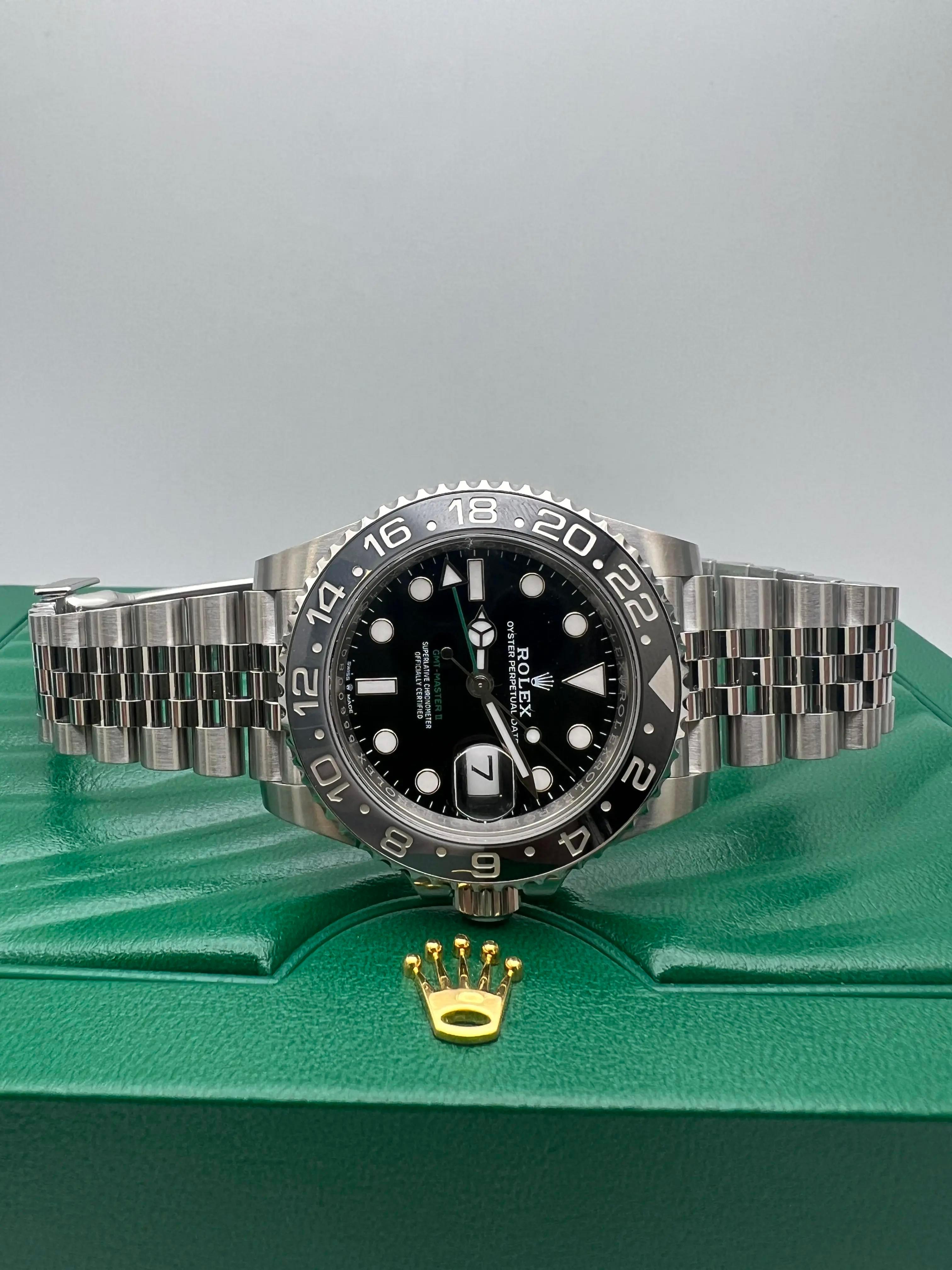 2025 Rolex GMT-Master Ⅱ 40mm 126710GRNR Bruce Wayne Gris Negro Caja Jubileo Papel en Nuevo estado para la venta en New York, NY