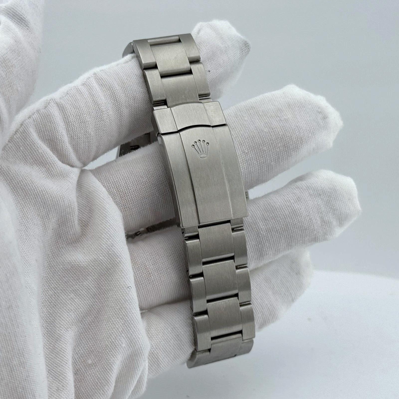 2025 Rolex Oyster Perpetual 134300 41mm Quadrante Argento Acciaio Inox Scatola Documenti in vendita 7
