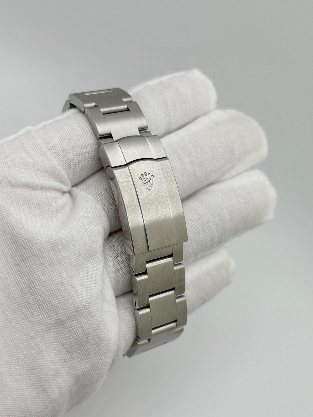 2025 Rolex Oyster Perpetual 134300 41mm Quadrante Argento Acciaio Inox Scatola Documenti in vendita 1