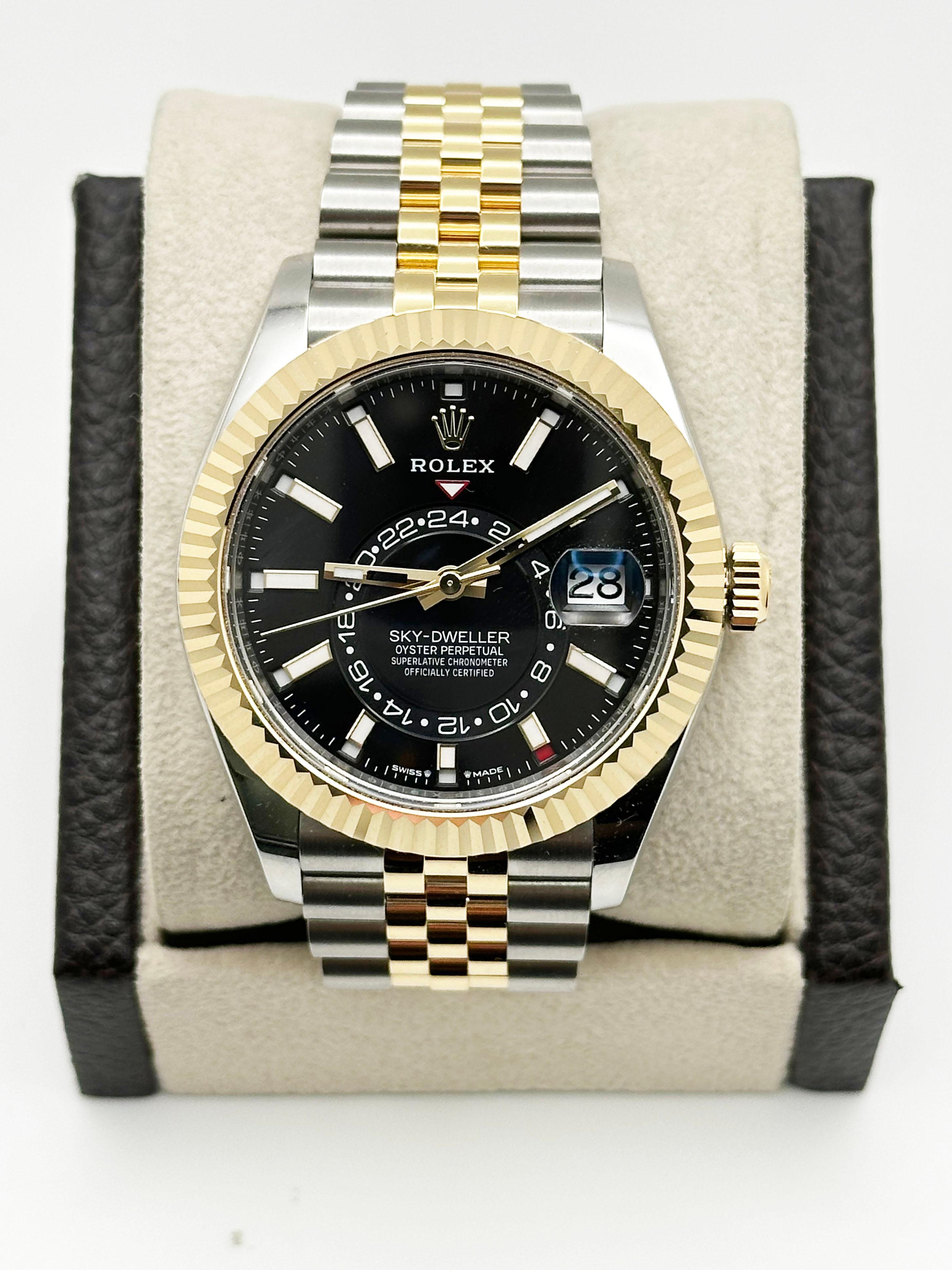 2025 Rolex Sky Dweller 336933 Quadrante Nero Oro Giallo 18K Acciaio Scatola Carta 42mm
