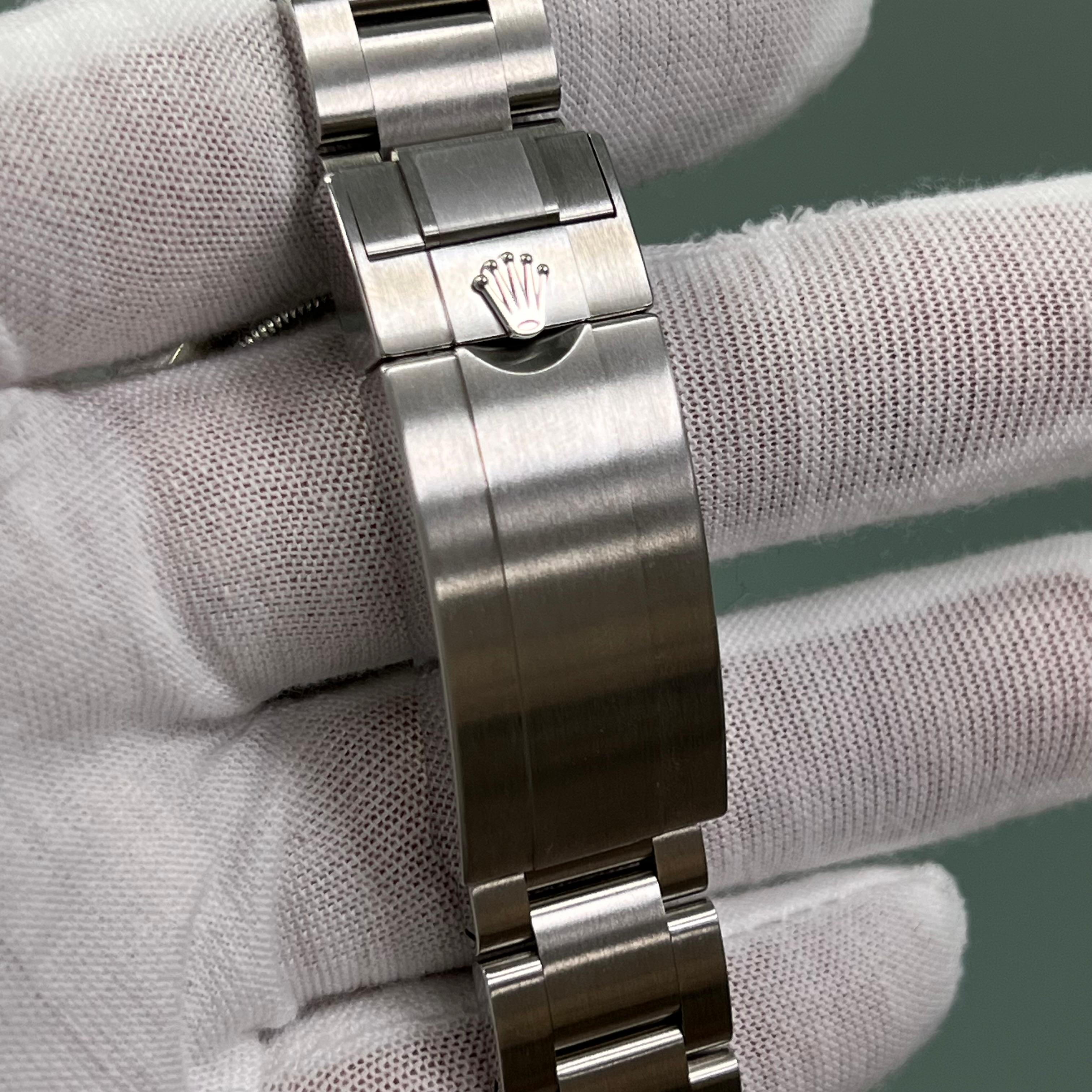2025 Rolex Submariner Starbucks 126610LV Green Ceramic Steel Box Paper 41mm Excellent état à San Diego, CA