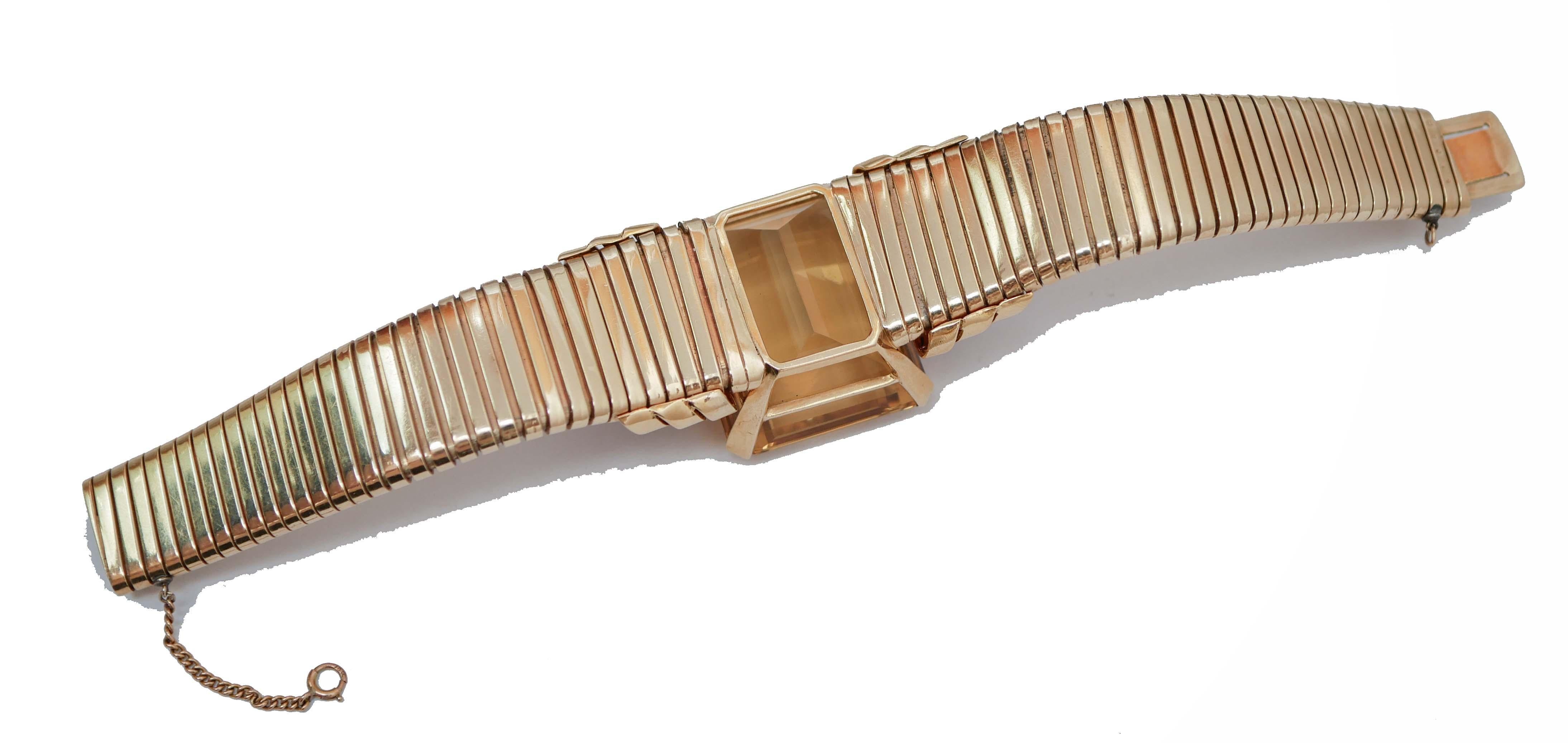 Rétro Bracelet en or rose 18 carats de 202,53 carats (topaze, rubis, diamants). en vente