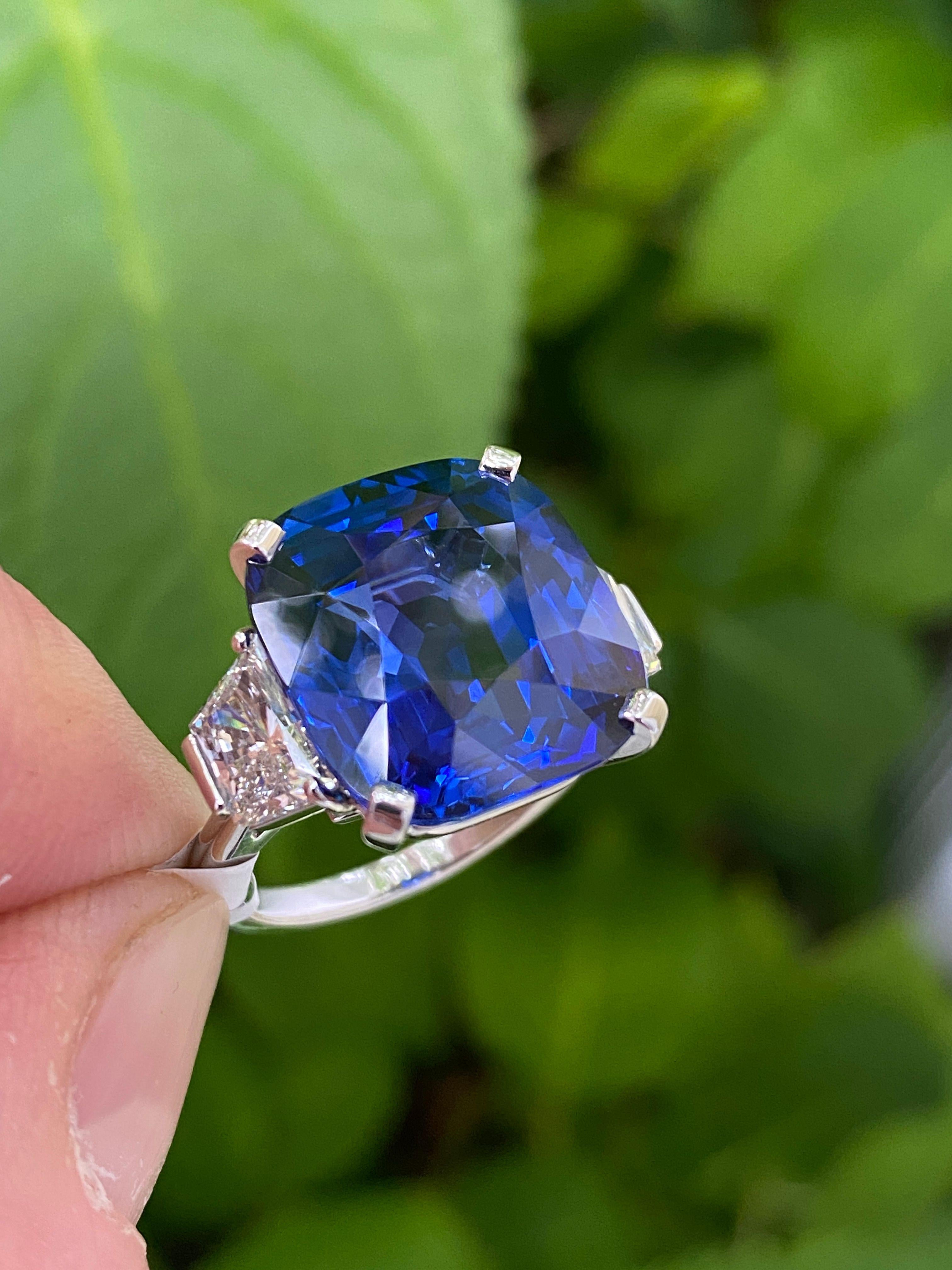 Women's 20.26 Carat Cushion Blue Sapphire and Diamond Platinum Ring For Sale