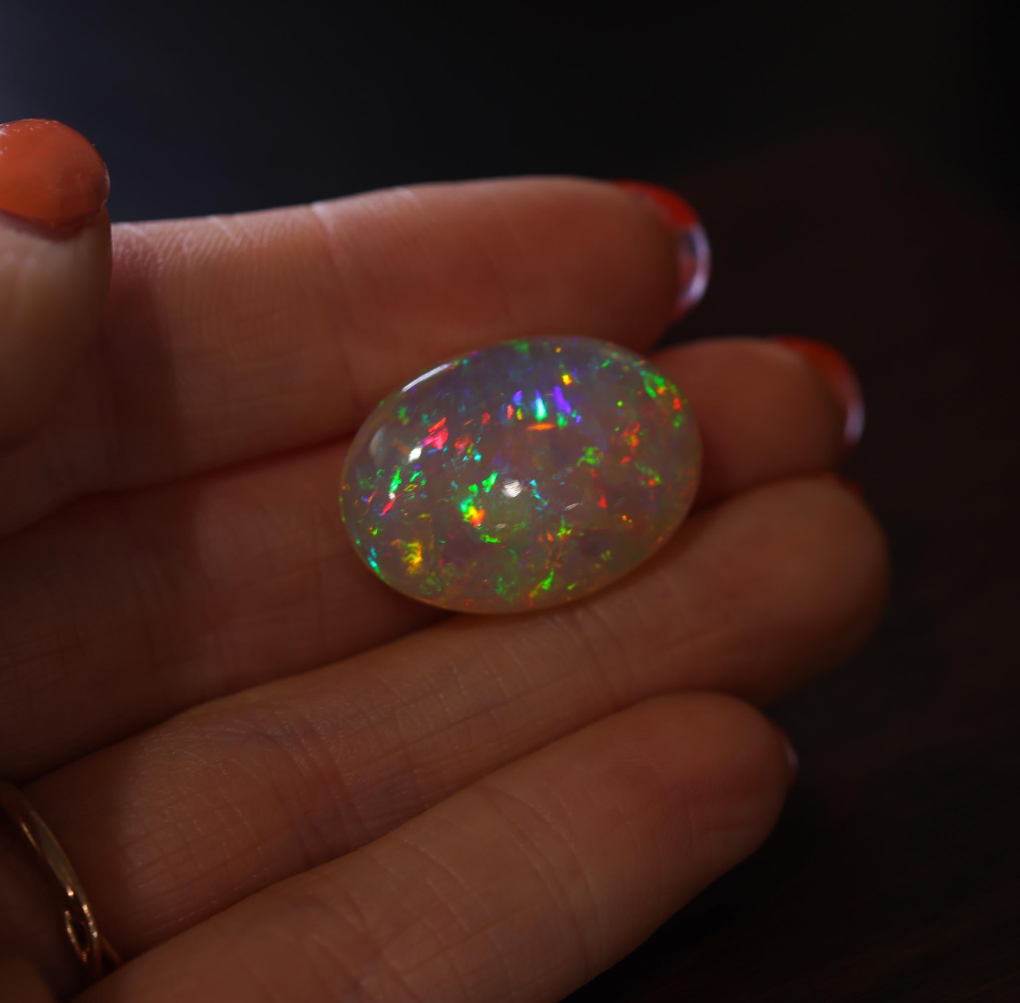 20,27 Karat Äthiopischer Opal Loser Edelstein  Oval 24x17mm (Art déco) im Angebot