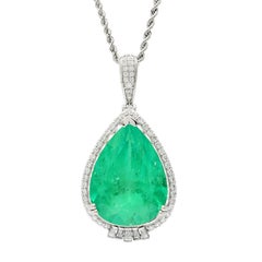 20.29 Carat Emerald Diamond Pendant Necklace