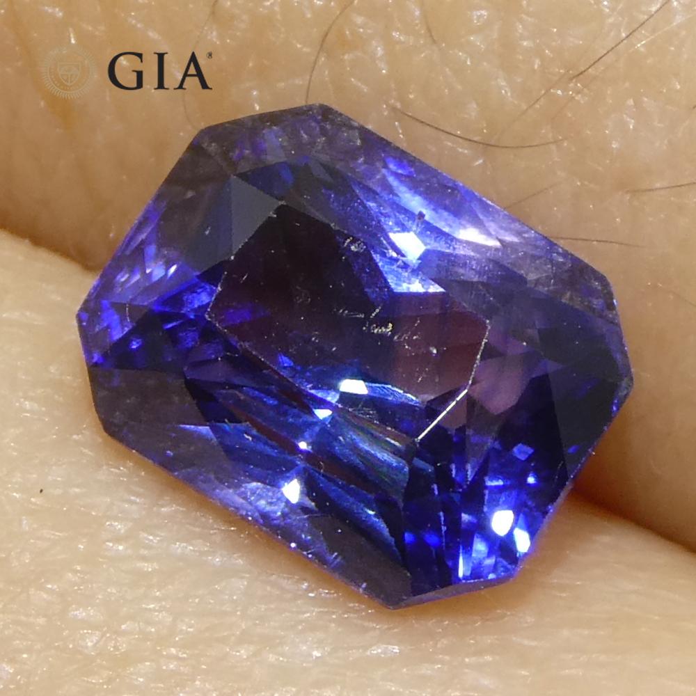 2.02ct Octagonal/Emerald Cut Purple and Blue Parti Sapphire GIA Certified (en anglais) en vente 8