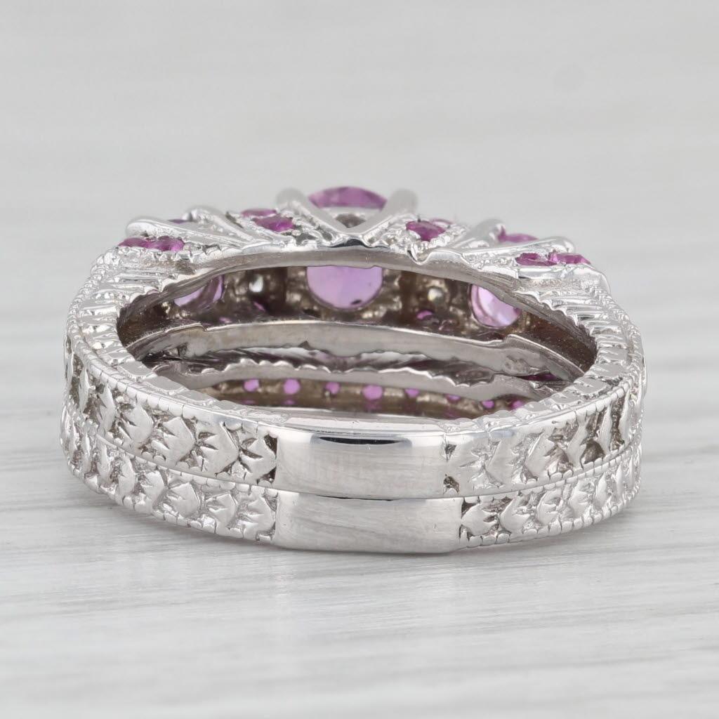 Ensemble bague de fiançailles et alliance en or blanc 14 carats sertie d'un saphir rose 2,02 carats et de diamants en vente 1