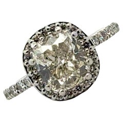 Bague de fiançailles halo en platine avec diamant coussin de 2,03 carats certifié GIA J/SI1
