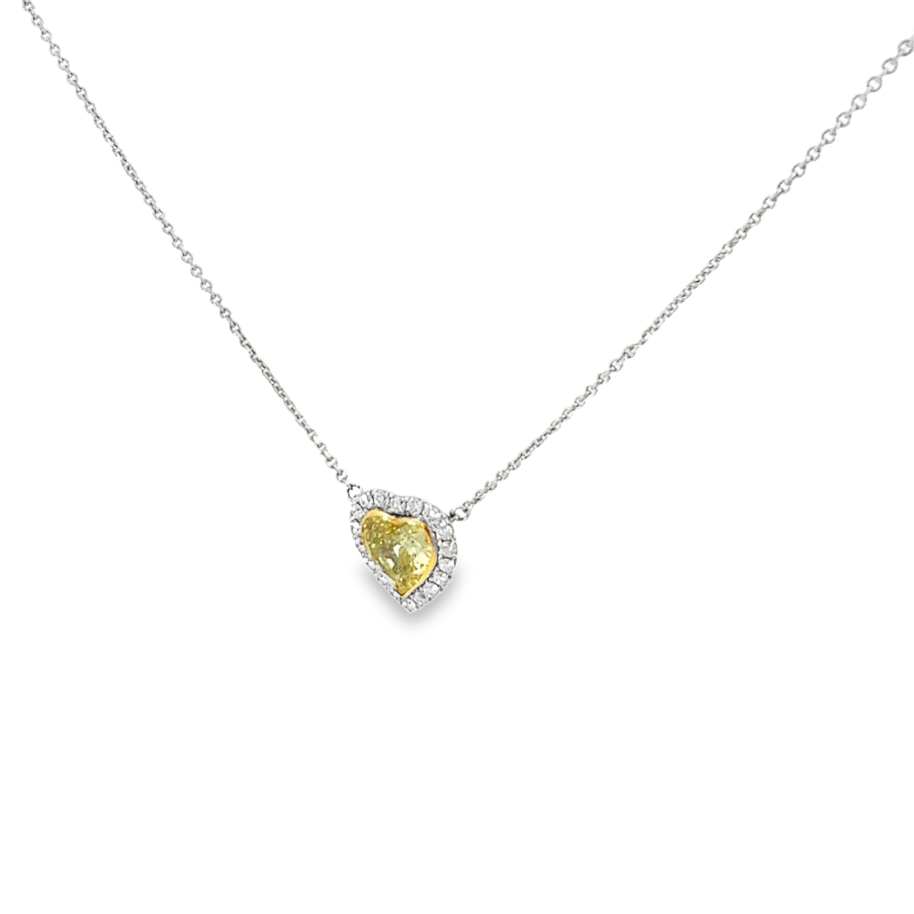 Taille cœur Collier pendentif en forme de cœur avec diamant jaune de 2,03 carats en vente