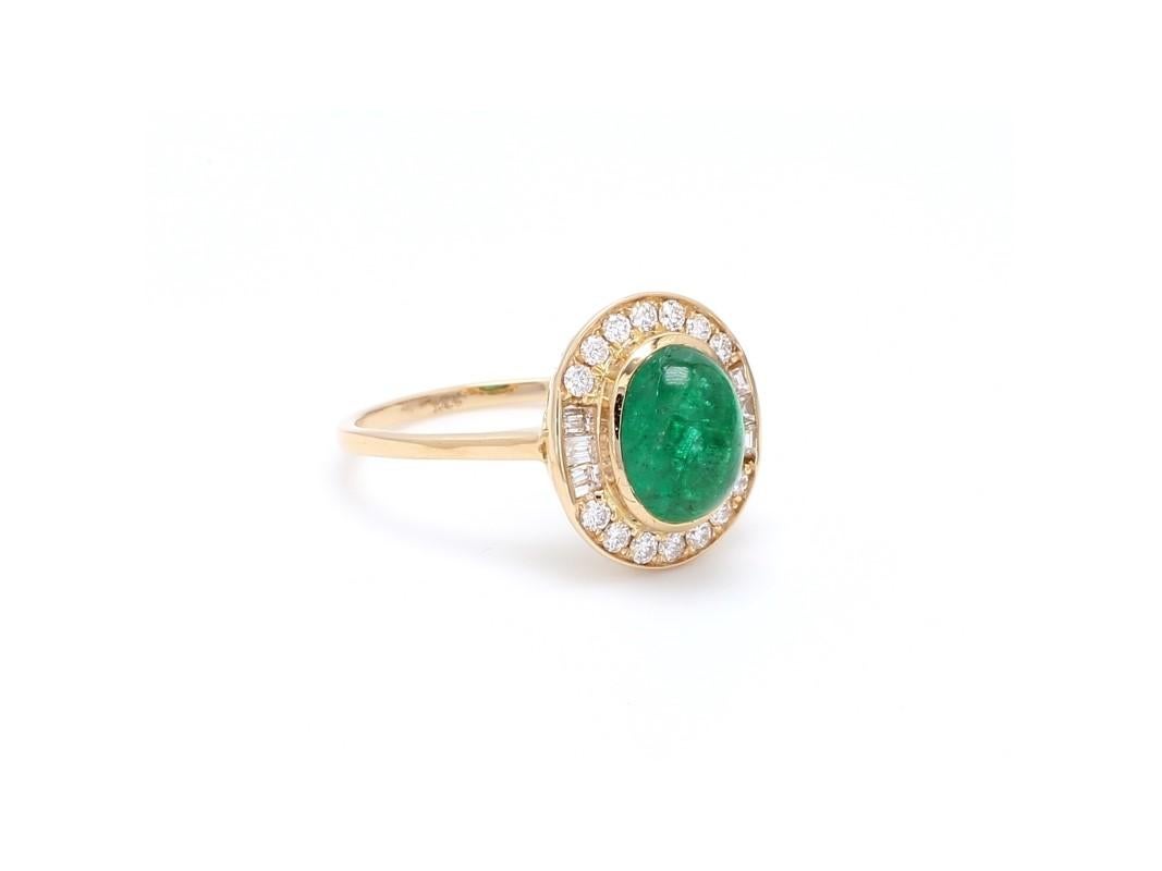 Contemporary 2.03 Carat Oval Cabochon Emerald Diamond 18 Karat Yellow Gold Fashion Ring For Sale