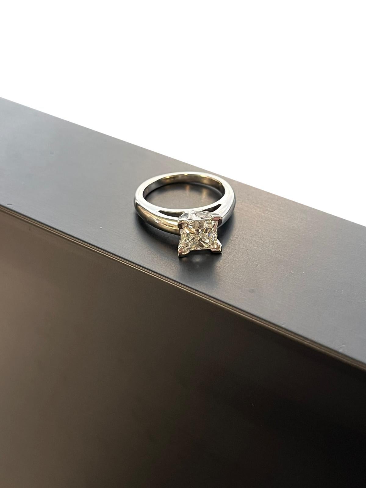 2.03 Carat Princesse Bague de fiançailles diamant solitaire 4 Prong 14k White Gold en vente 5