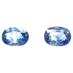 Saphirs bleus de 2,03 carats au total,  Paire de pierres ovales non serties pour boucles d'oreilles