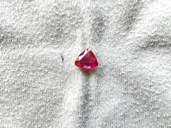 Pierre naturelle de 2,03 carats, rubis rouge orangé du Mozambique, non-chauffé, taille cœur