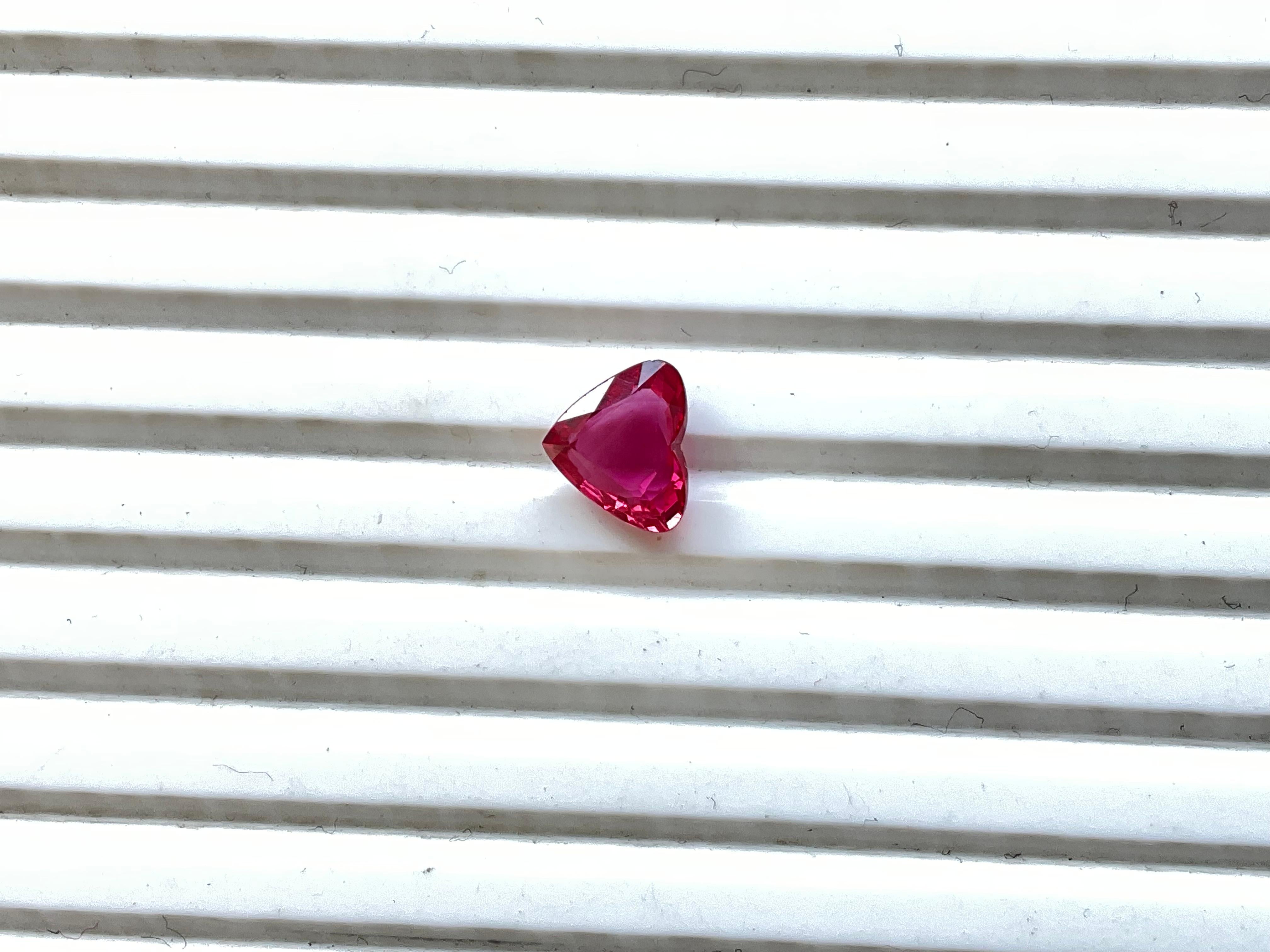 2,03 Karat Orangefarbener roter Rubin Mosambik Hitzefrei Herzschliff Stein Natürlicher Edelstein im Angebot 3