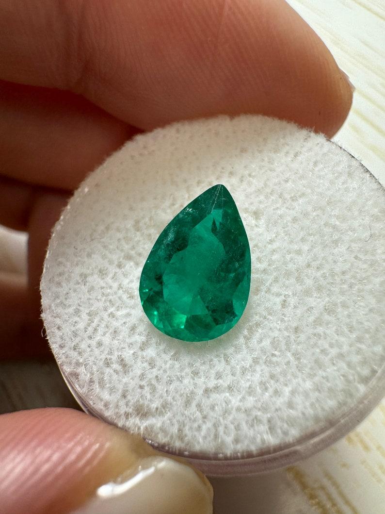 Moderno 2,03 Ct 11x7,5 Smeraldo colombiano verde intenso con taglio a pera - Pietra di nascita autentica di maggio in vendita