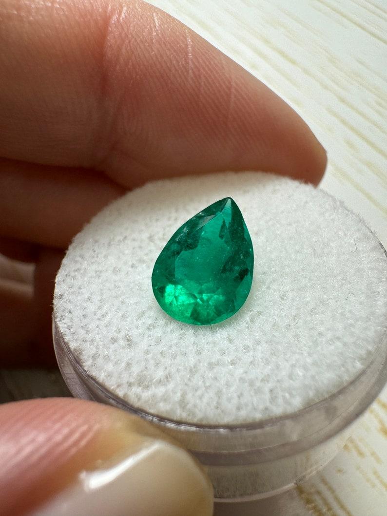 Taglio a goccia 2,03 Ct 11x7,5 Smeraldo colombiano verde intenso con taglio a pera - Pietra di nascita autentica di maggio in vendita