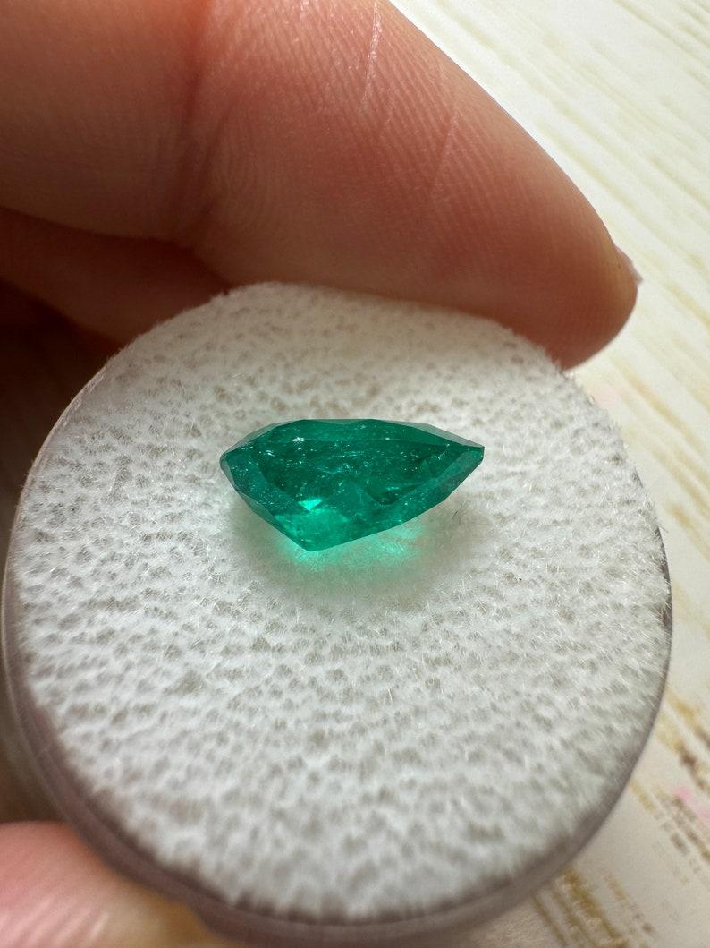 2,03 Ct 11x7,5 Smeraldo colombiano verde intenso con taglio a pera - Pietra di nascita autentica di maggio in vendita 1