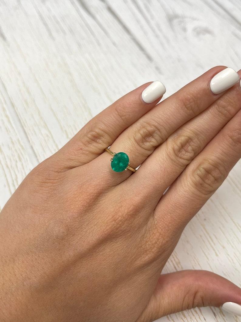 2,03 Ct 9x8 Smeraldo ovale colombiano verde scuro sciolto in vendita 3