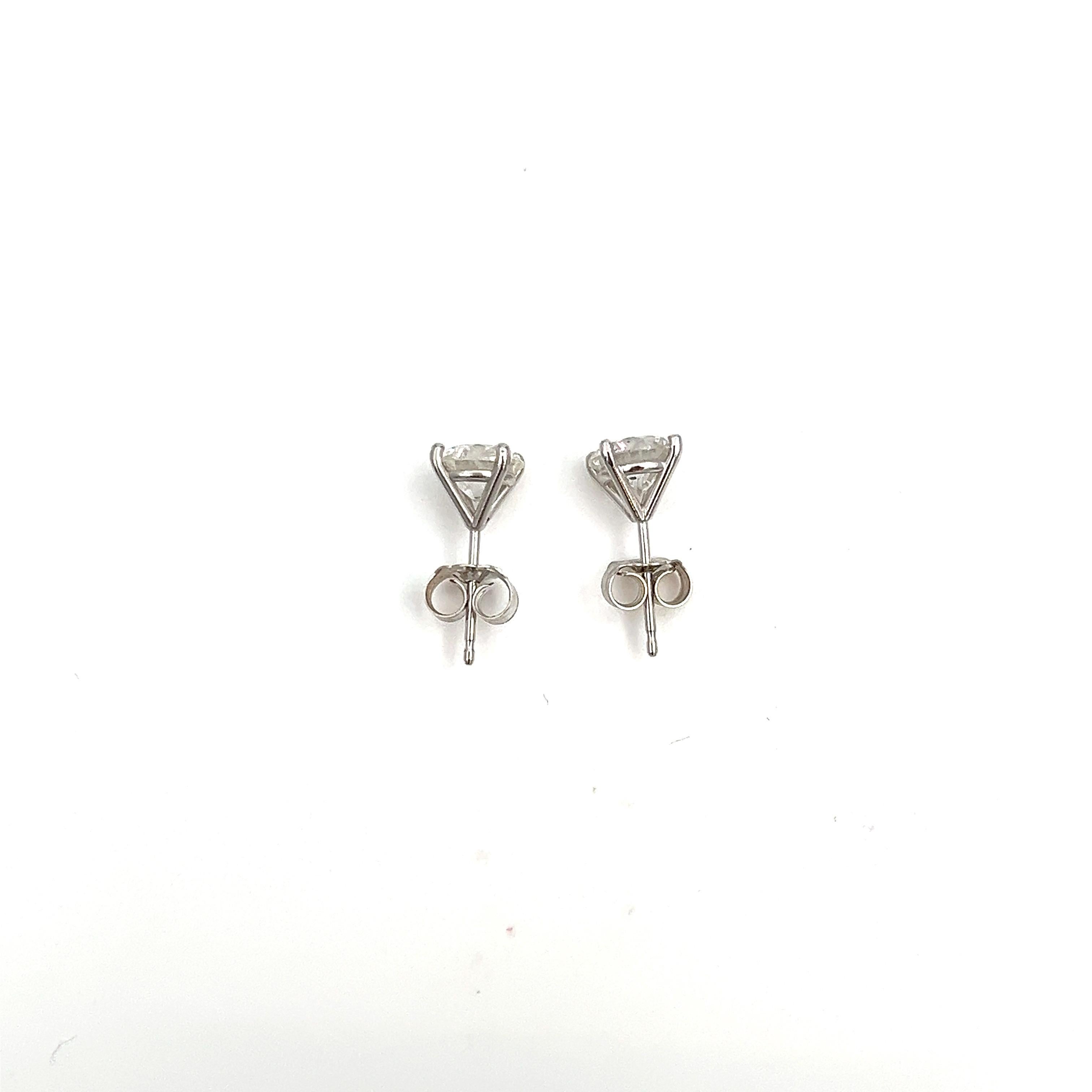 2.03 ct Diamond Stud Earrings  In New Condition For Sale In Chicago, IL