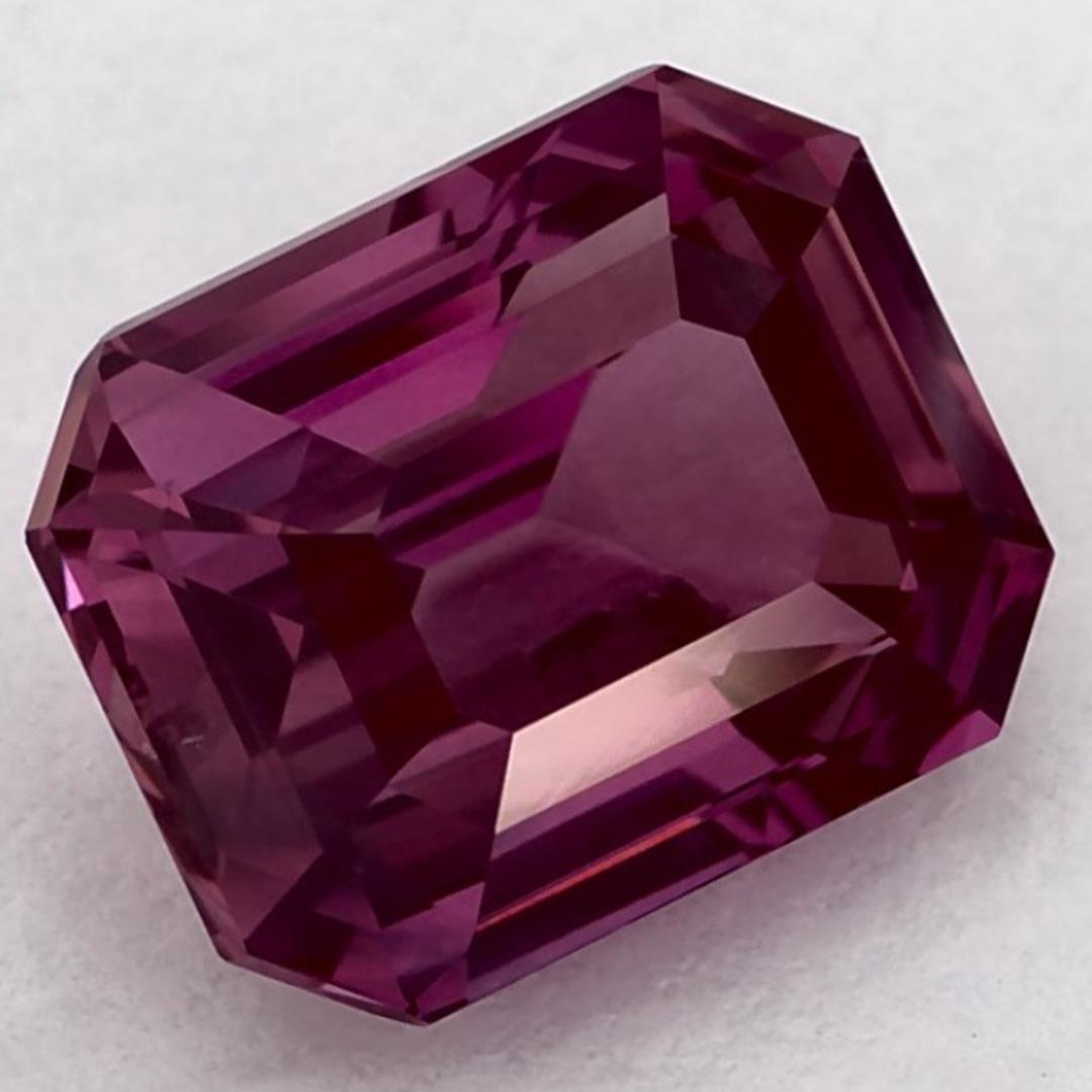 Ce saphir rose naturel offre élégance et sophistication. Avec sa riche saturation de couleurs et sa coupe précise, il constitue la pièce maîtresse parfaite pour une bague de fiançailles ou une conception de bijoux de luxe.

Ce saphir provient du Sri