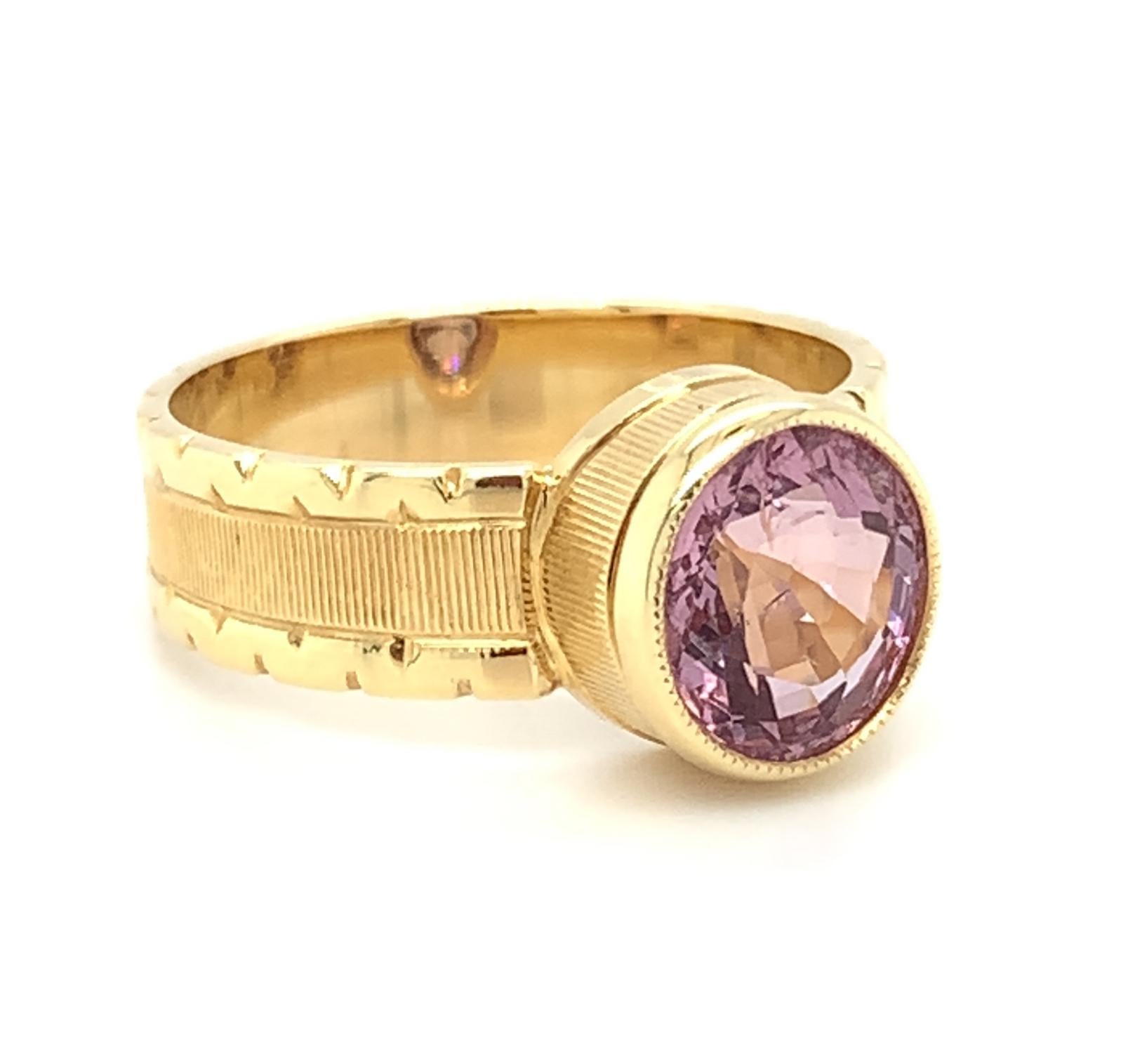 Artisan 2.03 ct. Pink Spinel Band Ring in 18k Yellow Gold   For Sale