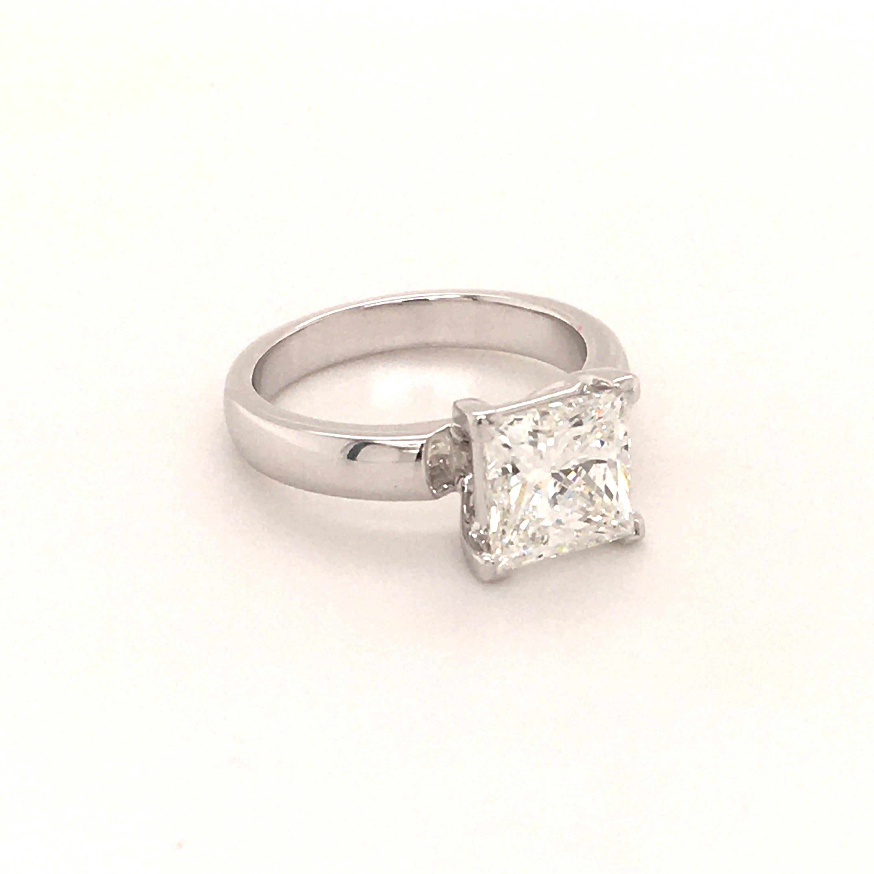 Women's or Men's 2.03 Carat Princess Cut Diamond Ring in 18 Karat White Gold by Bucherer