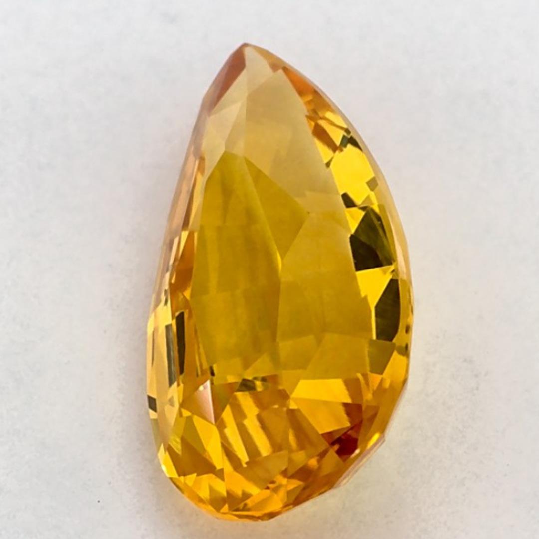 Donna 2.03 carati di zaffiro giallo a forma di pera sciolto in vendita