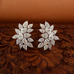 Orecchini a grappolo con fiori di diamanti naturali a forma di pera da 20,31 carati, in oro bianco 18 carati