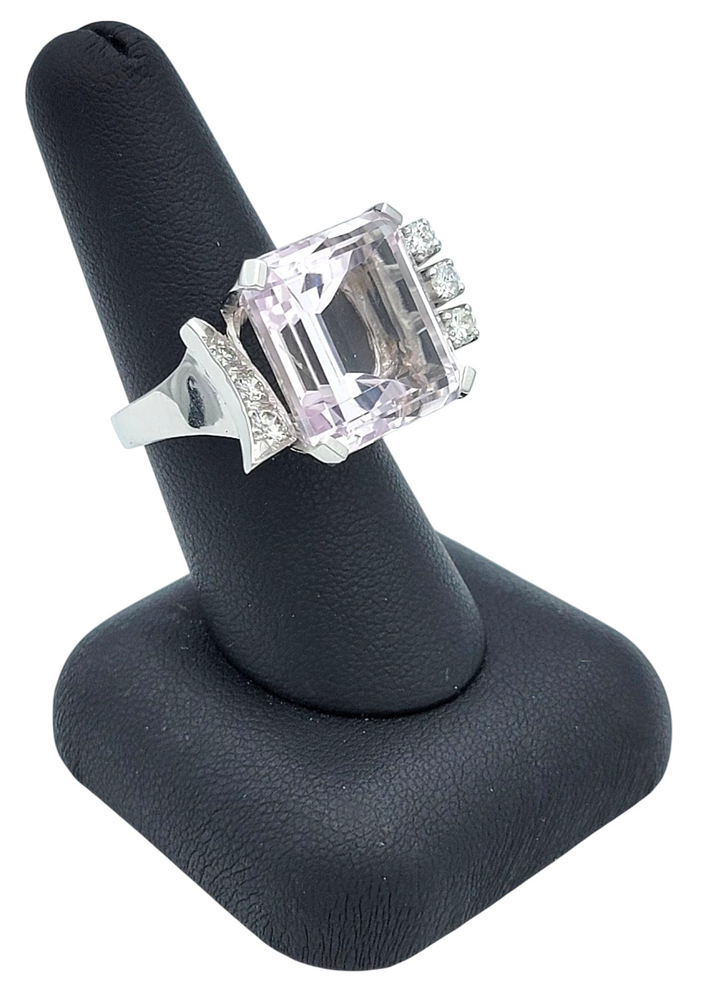 20,32 Karat Quadratischer Kunzit-Cocktailring mit Diamanten im Smaragdschliff aus 14 Karat Gold im Angebot 6