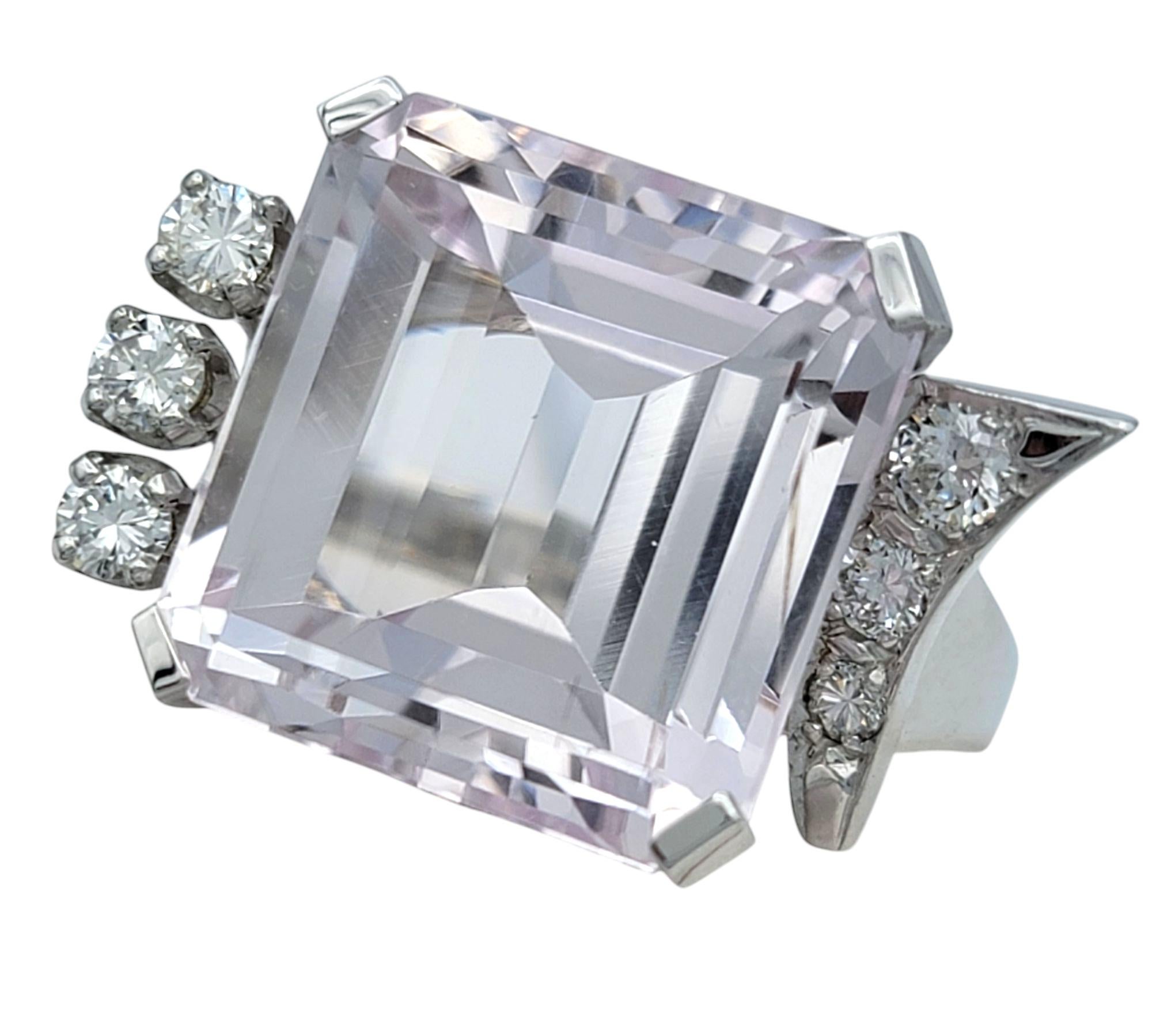 20,32 Karat Quadratischer Kunzit-Cocktailring mit Diamanten im Smaragdschliff aus 14 Karat Gold im Zustand „Gut“ im Angebot in Scottsdale, AZ