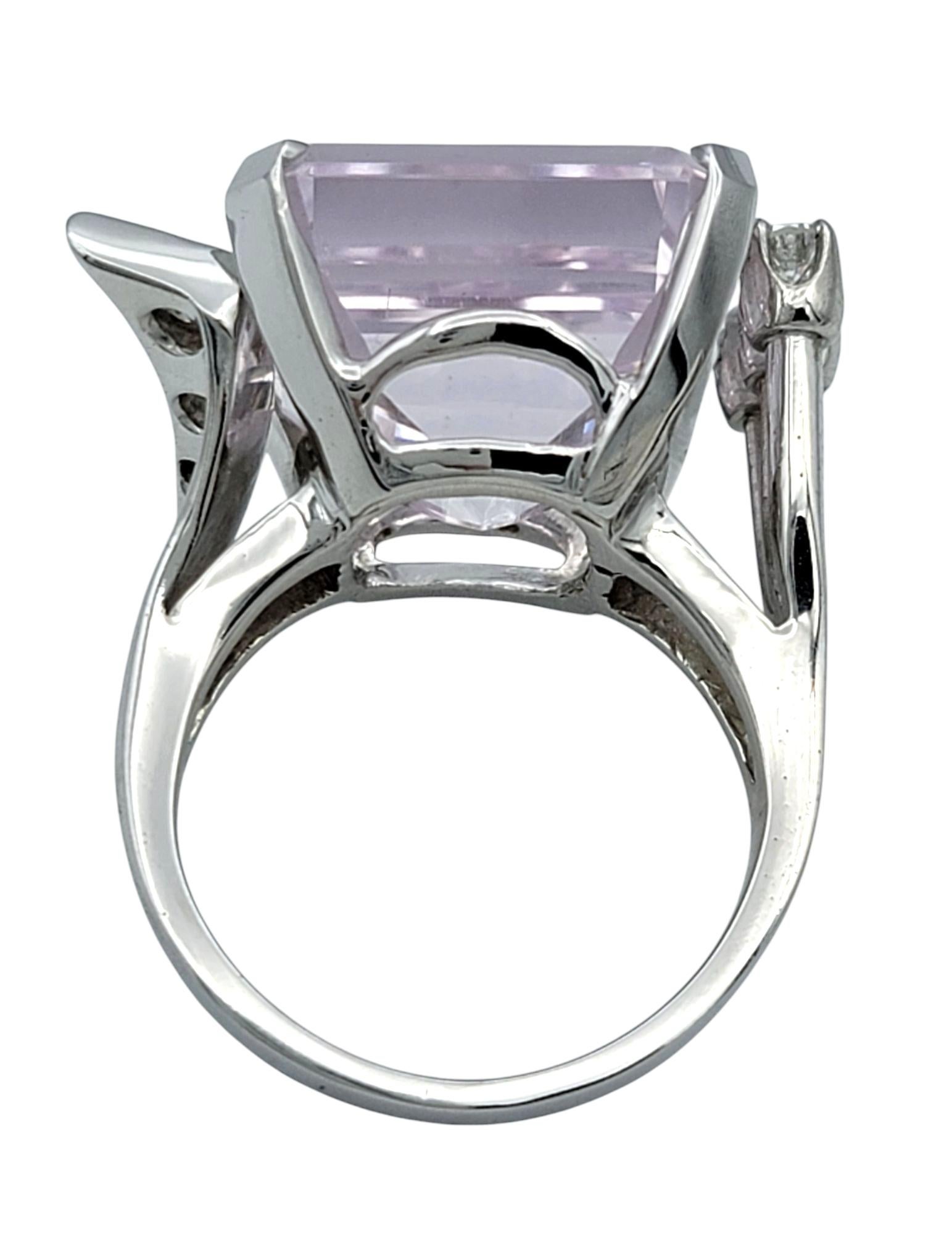 20,32 Karat Quadratischer Kunzit-Cocktailring mit Diamanten im Smaragdschliff aus 14 Karat Gold im Angebot 2
