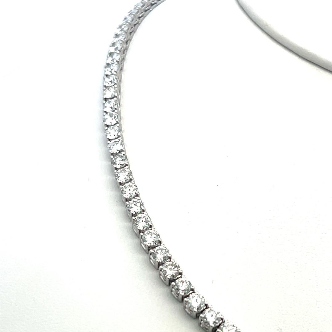 20.33 Carat Round Brilliant G VS Diamond 14 Karat White Gold Riviera Necklace en vente 2